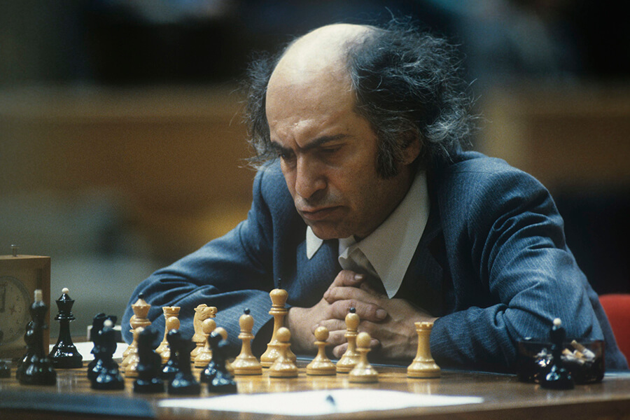 The Masterful Playing Style of Mikhail Tal - Chess Legend - Henry