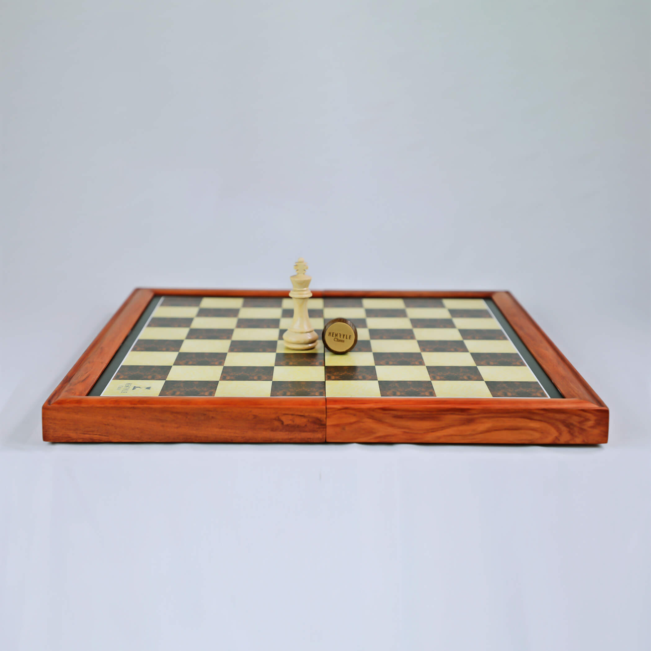 18 Standard Walnut Chess Board