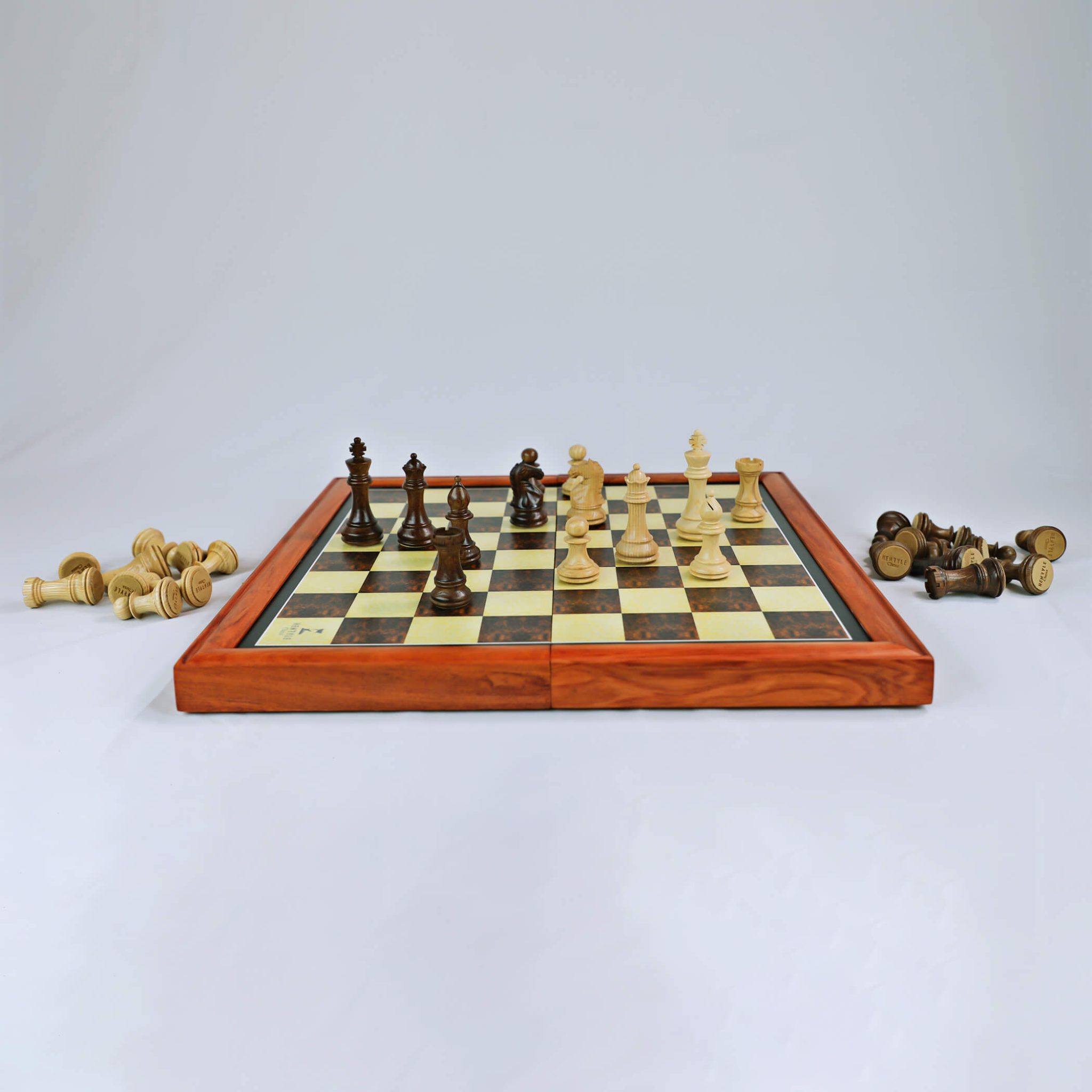 File:Chess set 4o06.jpg - Wikipedia