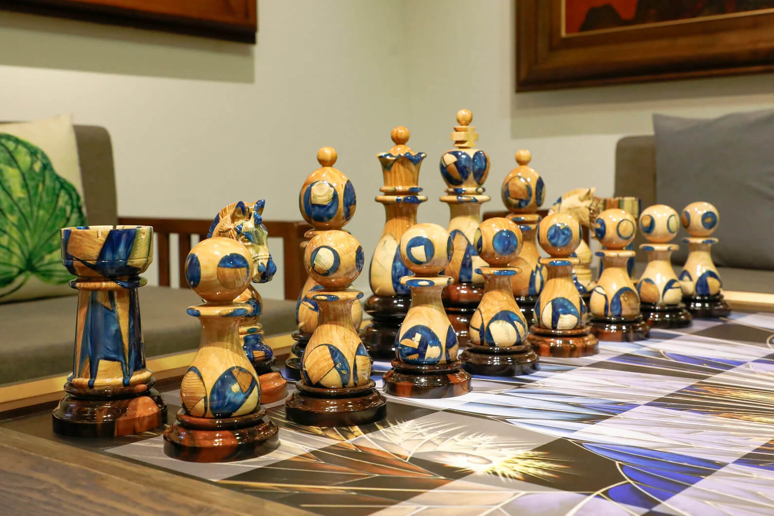 Full Set Giant Deluxe Chess Pieces with Board - High End Blended of Wood & Resin 4