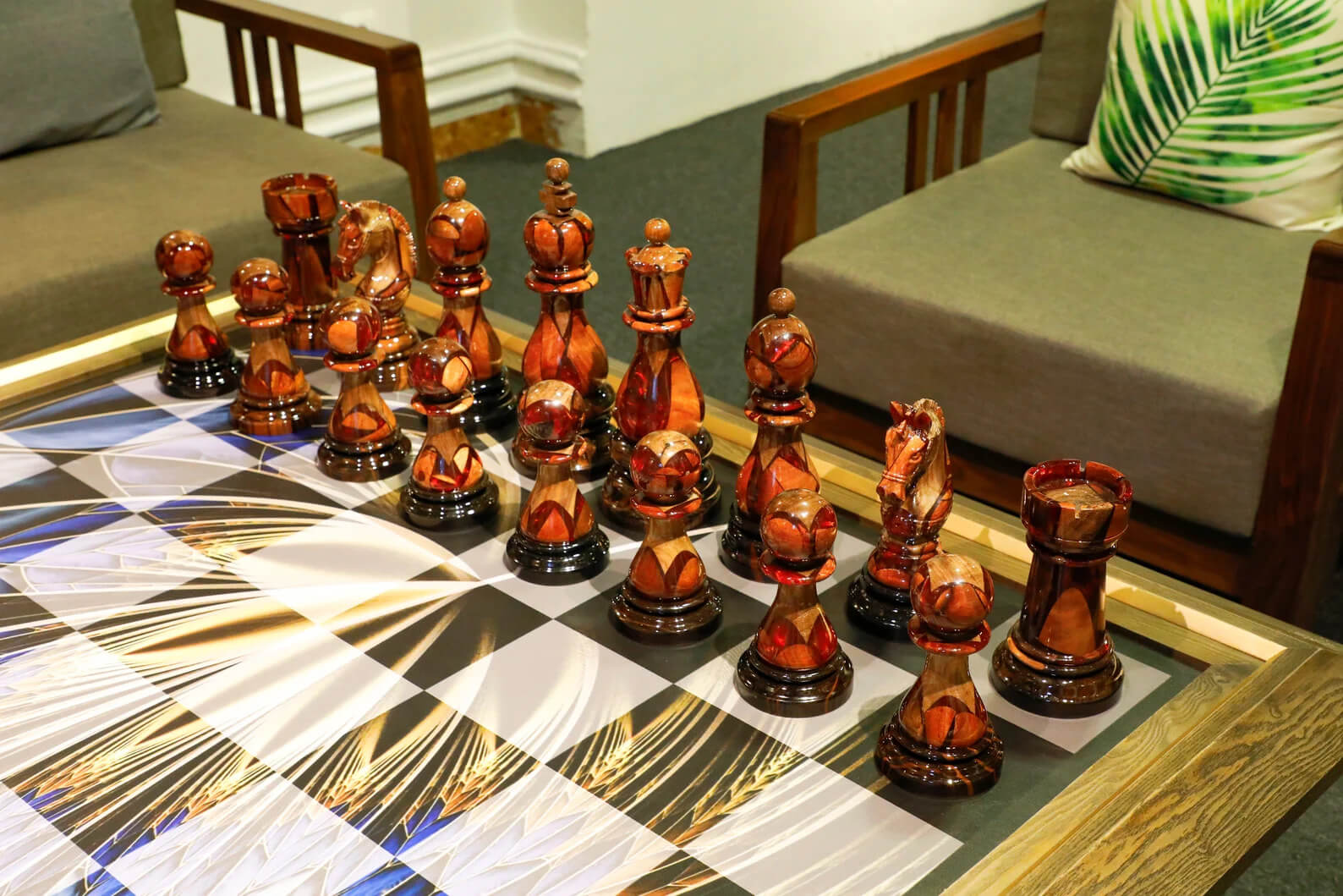 Full Set Giant Deluxe Chess Pieces with Board - High End Blended of Wood & Resin5