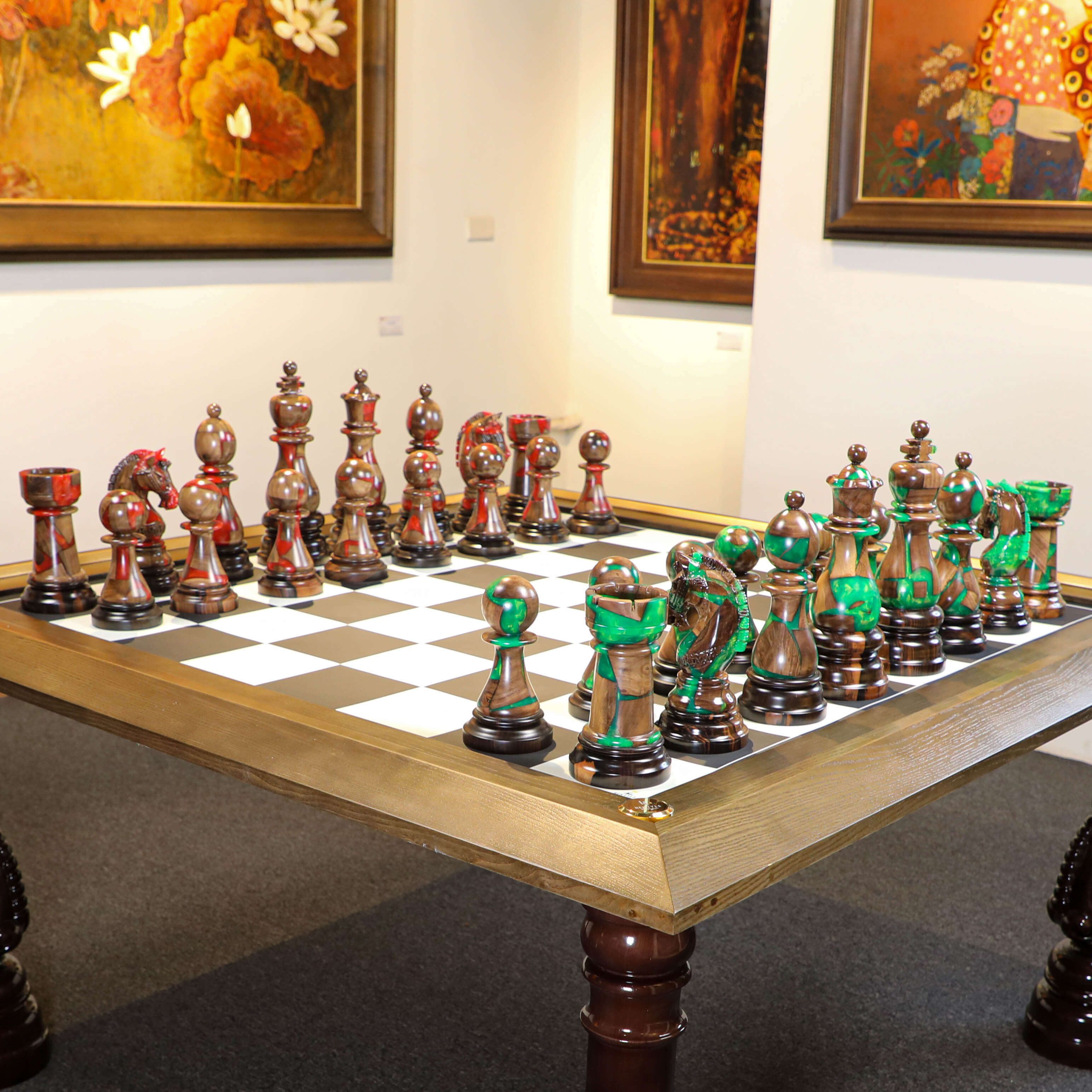 Full Set Giant Deluxe Chess Pieces with Board – High End Blended of Wood & Resin. Luxury Art Decor Chess Set Dark Green and Red 3