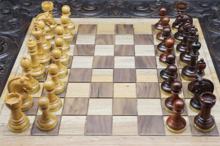 High-Class Chess Pieces (IX) - Rosewood & Cypress Wood