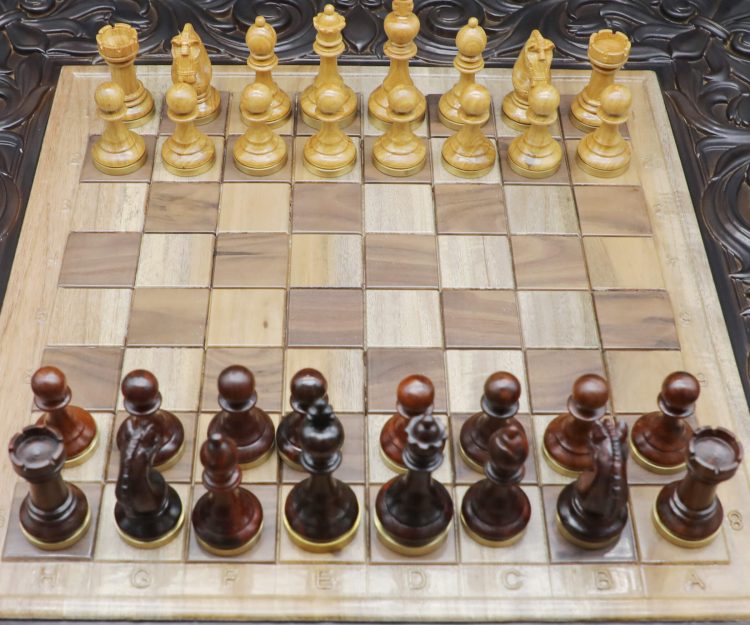 High-Class Chess Pieces (IX) - Rosewood & Cypress Wood