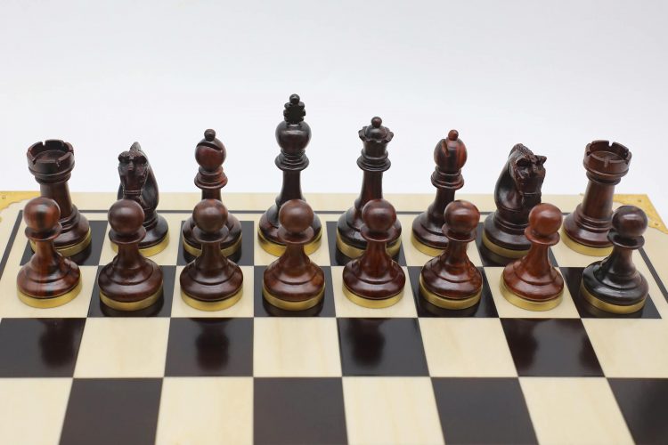 High-Class Chess Pieces (IX) - Rosewood & Cypress Wood