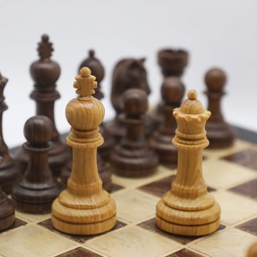 High-Class Chess Pieces- Juglan Nigra and Vietnam HINOKI Wood (1)
