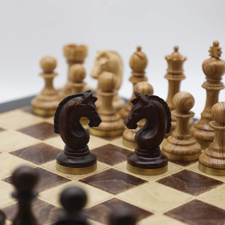 High-Class Chess Pieces-Techicai Sitan and Oak wood(3)