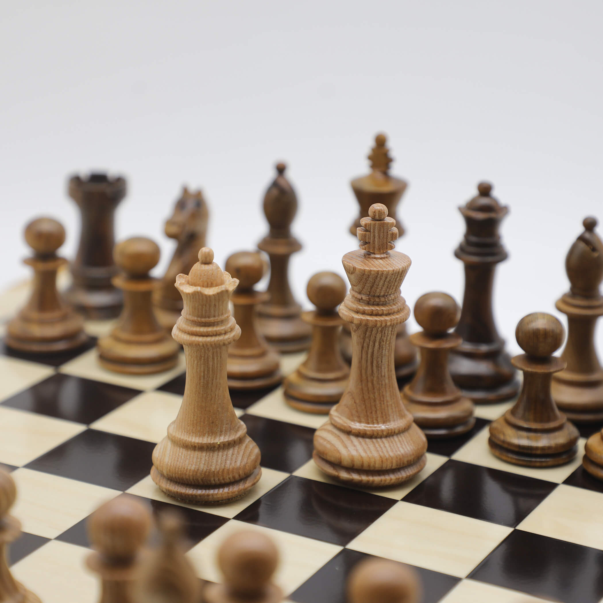 High-Class Chess Pieces- White Oak and Calocedrus Macrolepis Wood (11)