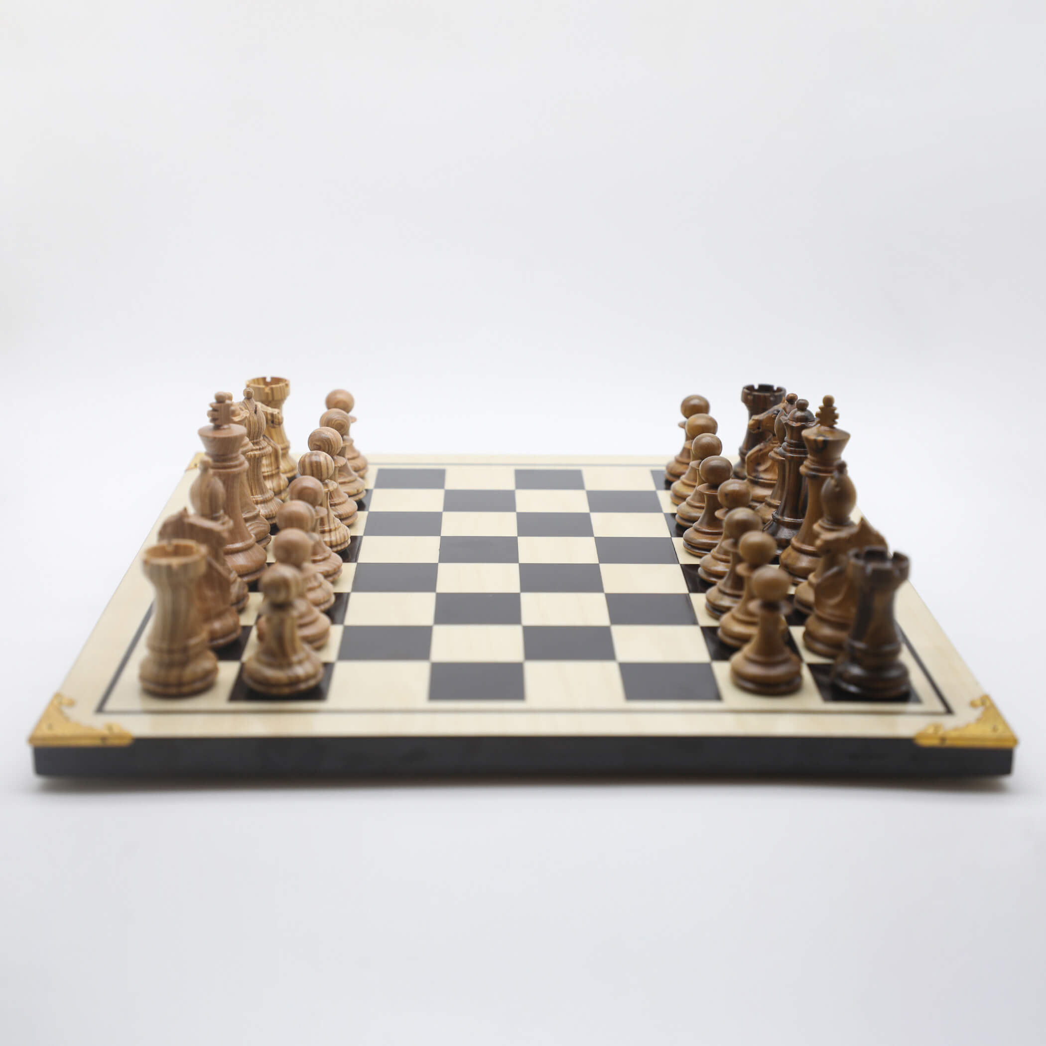High-Class Chess Pieces- White Oak and Calocedrus Macrolepis Wood (14)