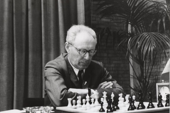 International Chess Federation on X: The Soviet then new World Champion,  playing Black, faced his American future successor, who was rapidly  ascending the world rankings at the time, in the last round