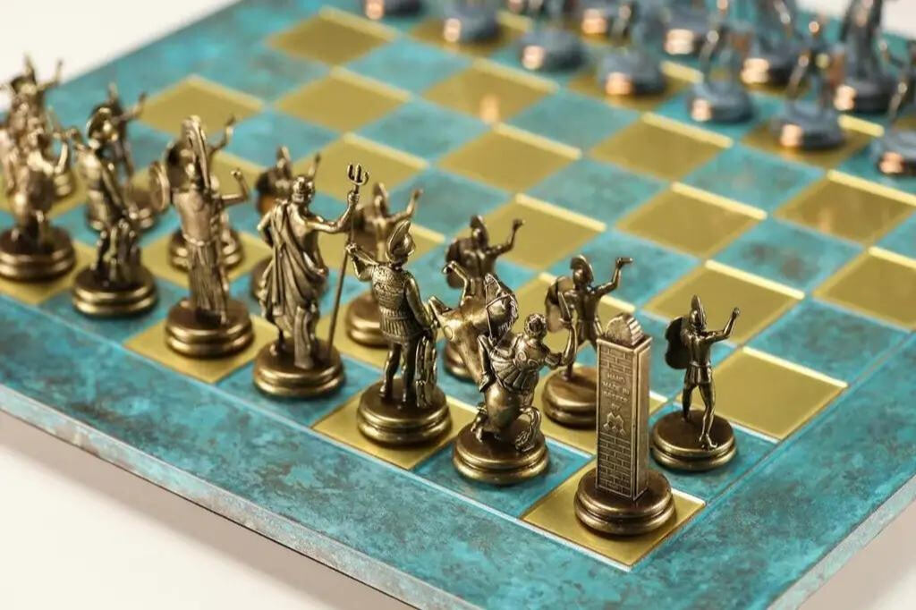 Themed-Chess-Sets-Fantasy-Chess-Pieces-and-Boards