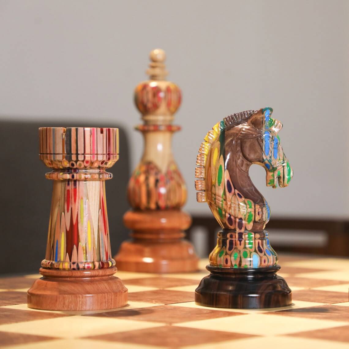 Special Edition Giant Deluxe Chess Piece the Knight Chess Made of Padauk  Burl Wood Casted With Resin for Decoration, Unique Gift 