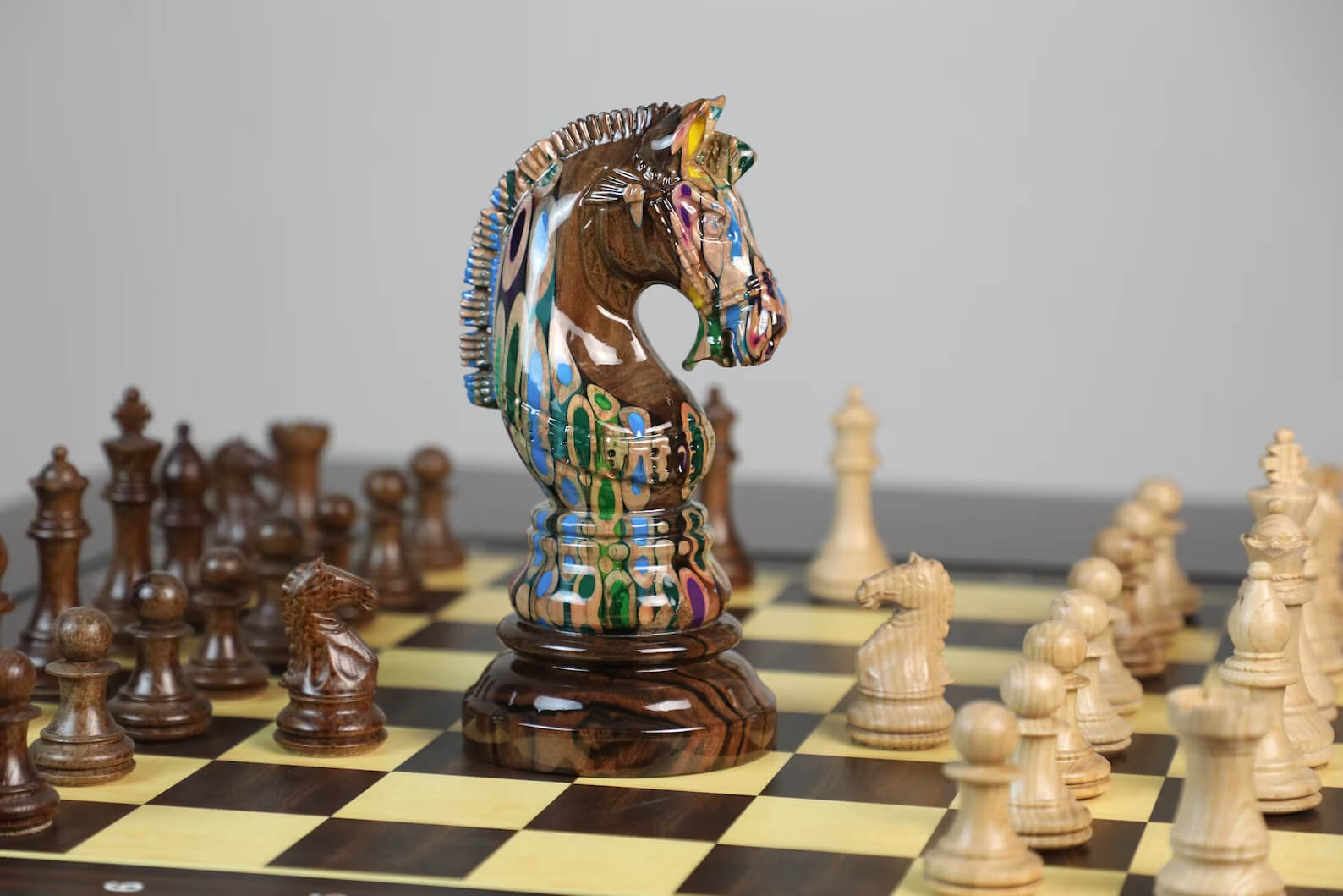 Giant Ornamental King and Queen - Chess Pieces Decor - Deluxe Serial